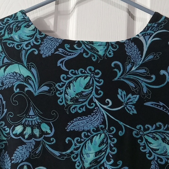 d & Co. Women's top - Picture 5 of 6